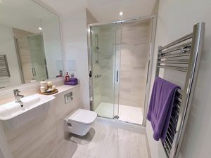 En Suite- click for photo gallery